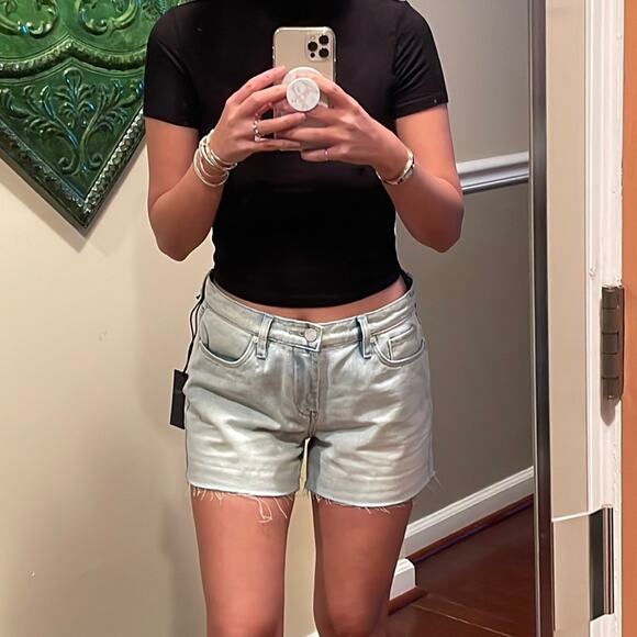 Blank NYC The Fulton Roll Up Midrise Shorts NWT Light Wash - Picture 2 of 9